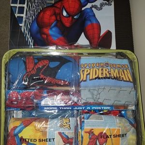 Spiderman twin bed set with accessories